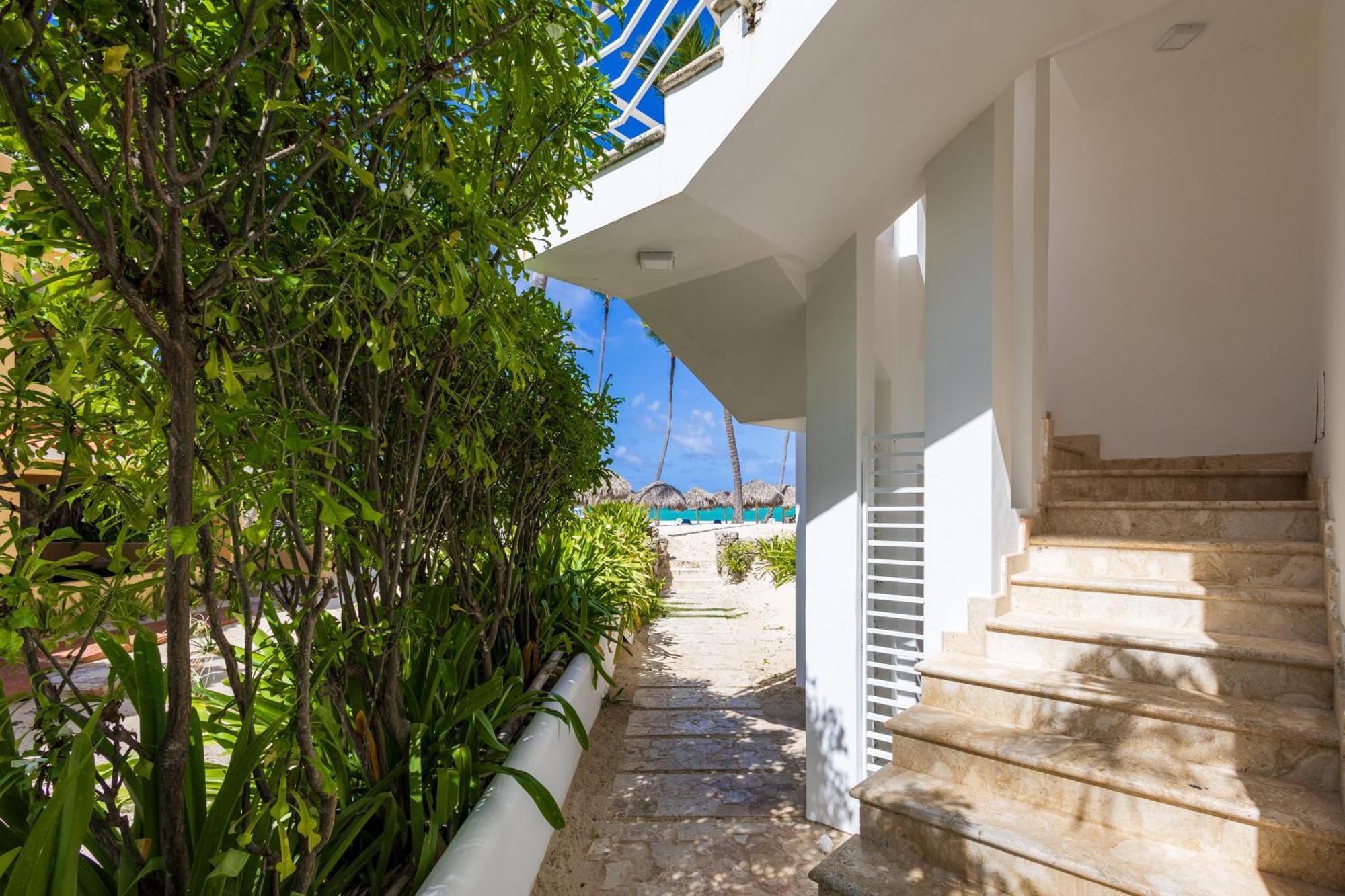 Prime Ocean View Punta Cana Apartments - 3-Bedroom Getaway With Private Terrace On Bavaro Beach Dış mekan fotoğraf